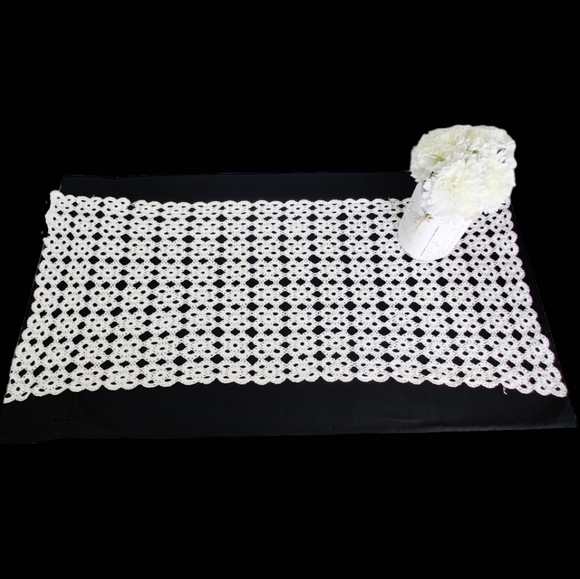 Vintage crocheted, dresser scarf, table runner, doily table linens rectangular - Picture 2 of 10